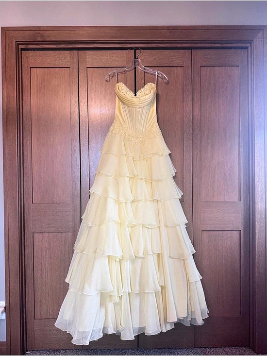 Sherri Hill Dresses & Skirts - Sherri Hill Maxi Ruffle Dress in Yellow Size Small Like New